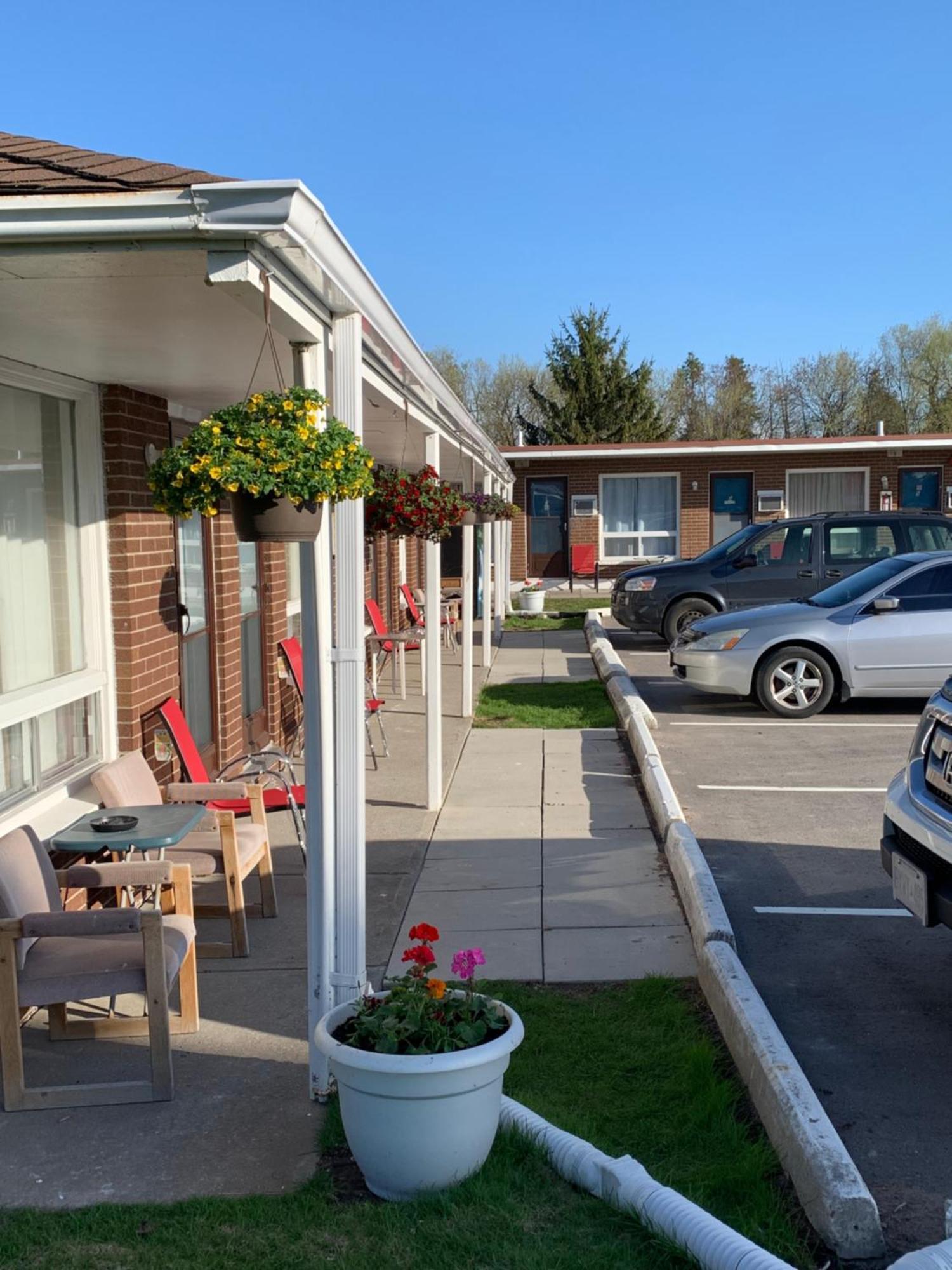 Twin Oaks Motel Orono Dış mekan fotoğraf