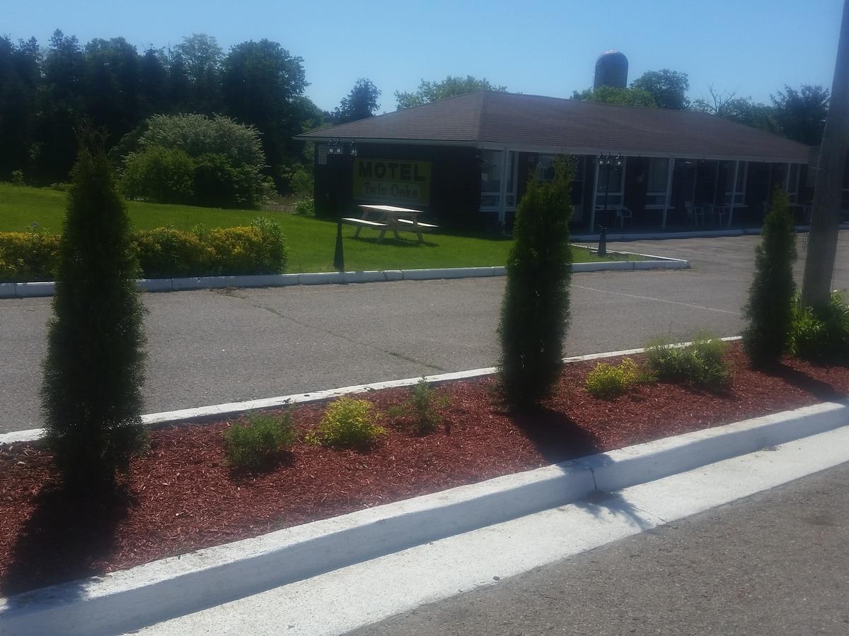 Twin Oaks Motel Orono Dış mekan fotoğraf