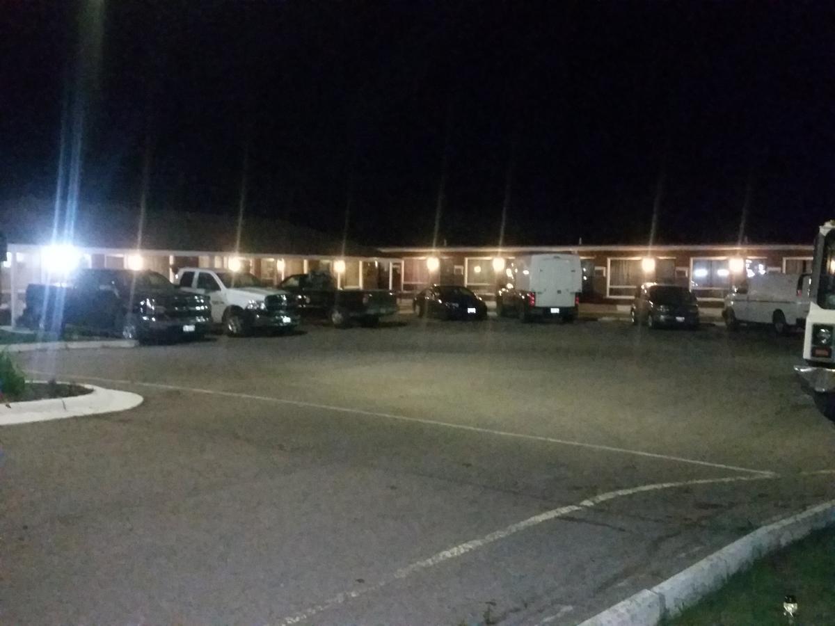 Twin Oaks Motel Orono Dış mekan fotoğraf