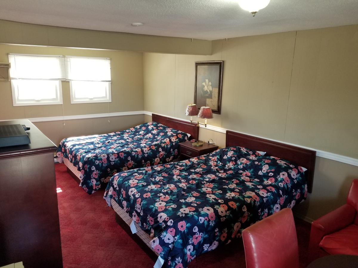 Twin Oaks Motel Orono Dış mekan fotoğraf